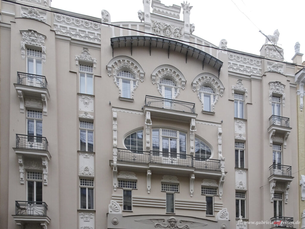 Art-Nouveau-facade-Riga-Latvia