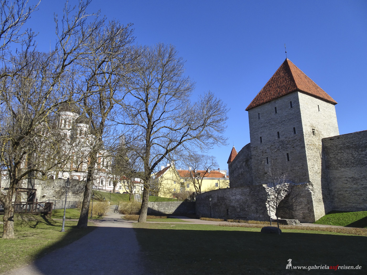 tower-of-city-wall-Tallinn