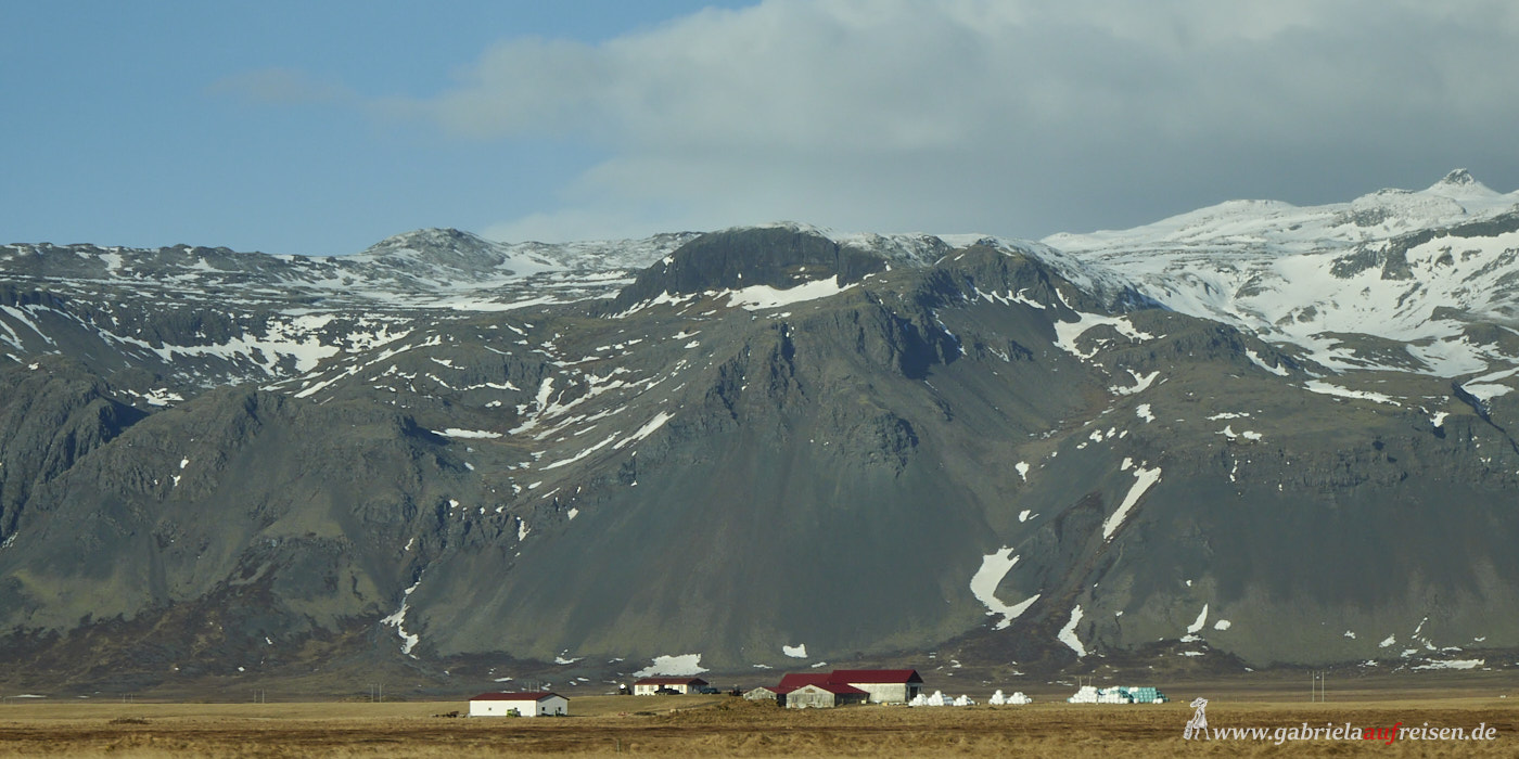 Iceland-lonely-settlement