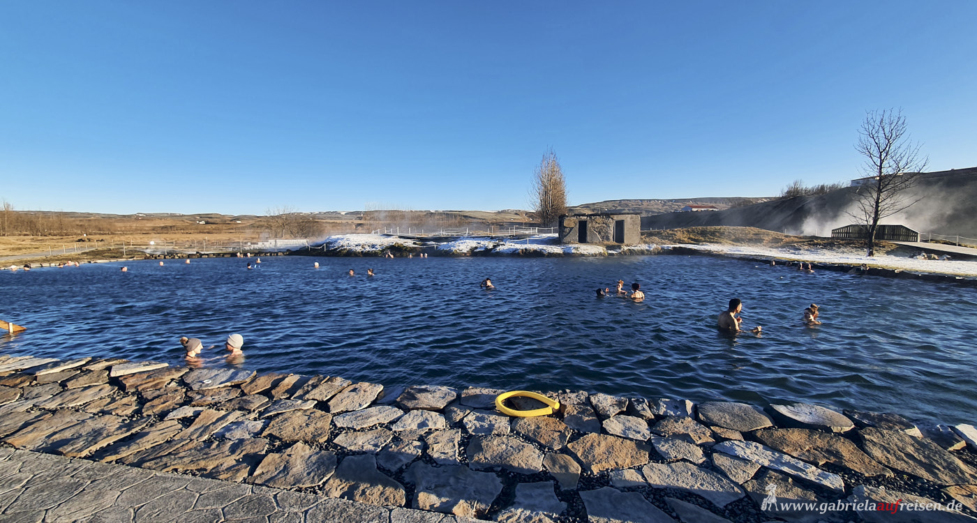 natural-hot-water-tub-Iceland