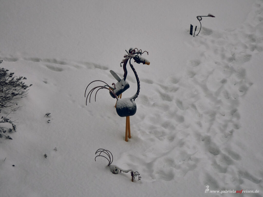 cock-art-in-snow