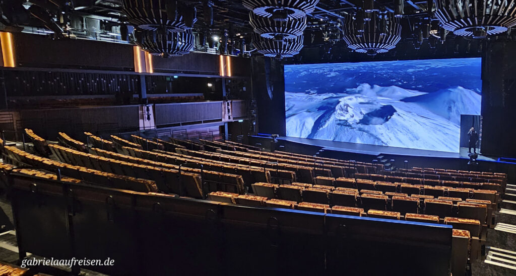 Norwegian-Aqua-theater