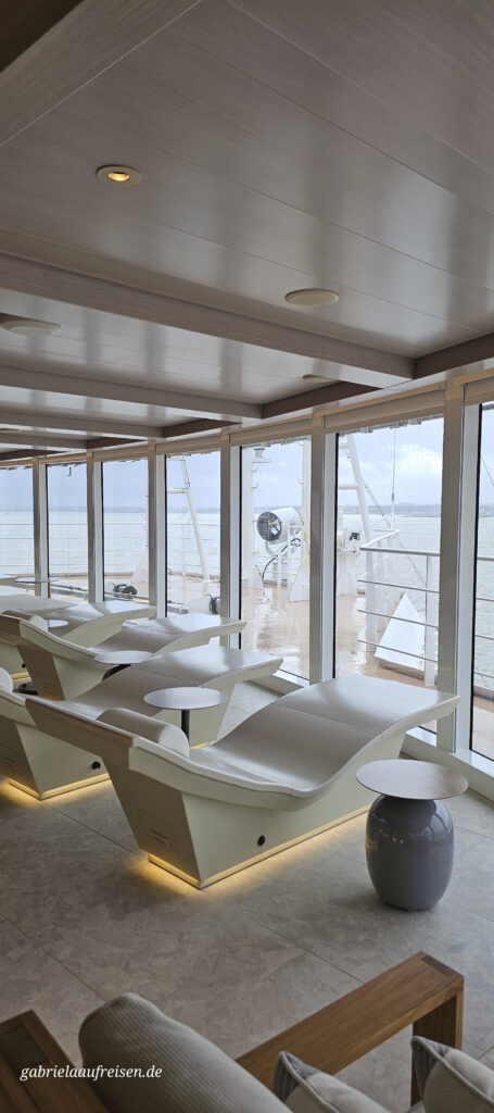 Norwegian-Aqua-relaxation-beds
